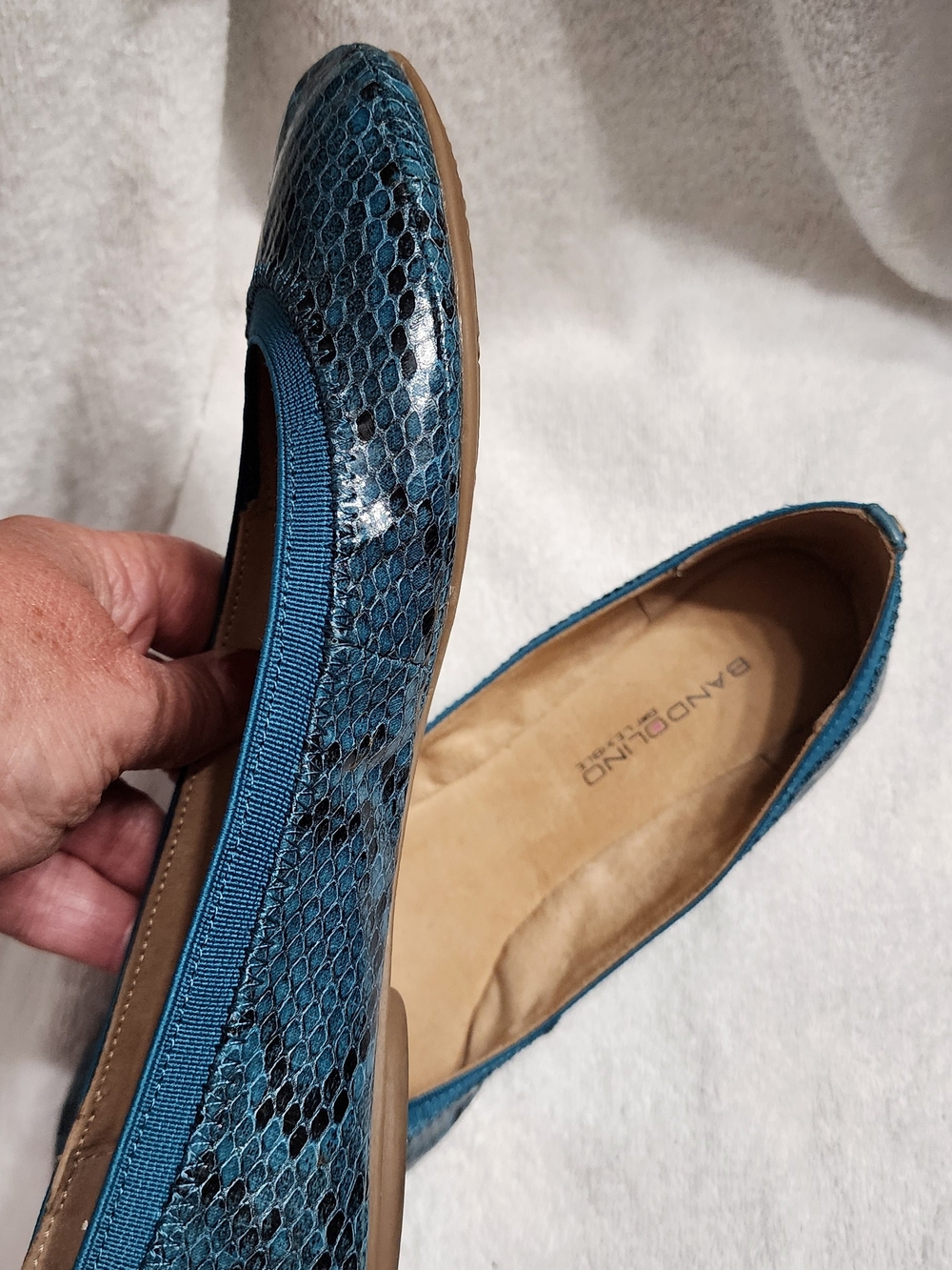 BANDOLINO Teal Snake-Print Ballet Flats (26-038) - Picture 7 of 9